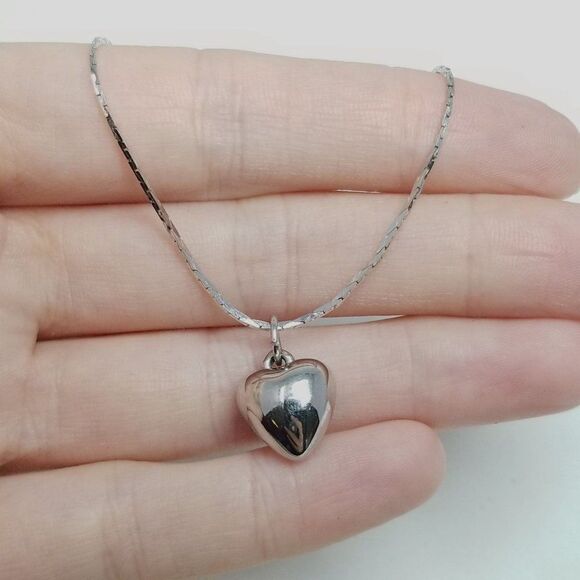 Vintage Heart Charm Bracelet, Silver Tone, Simple Chain, Estate - Picture 2 of 4